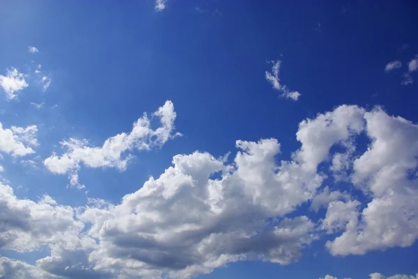 Kabarık bulutlar — Stok fotoğraf