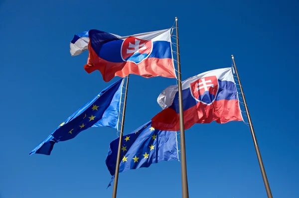 Lijst van vlaggen van Slowakije en de Europese Unie — Stockfoto