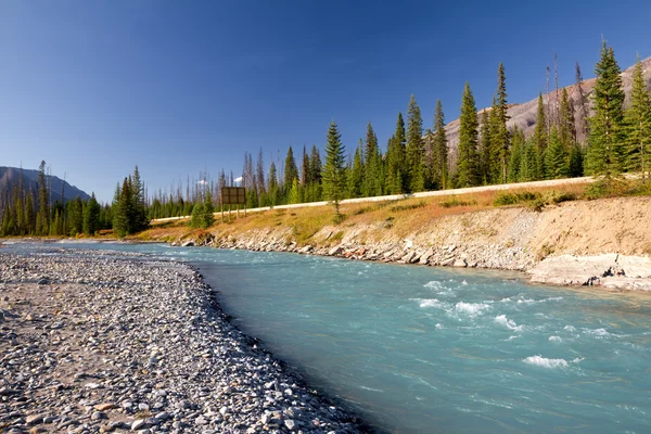 Řeka Kootenay a kanadských Skalistých hor, Kanada — Stock fotografie