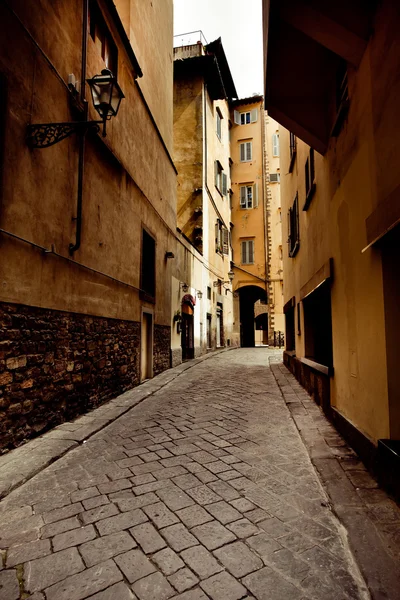 Улица в городе Флоренция, Италия — стоковое фото