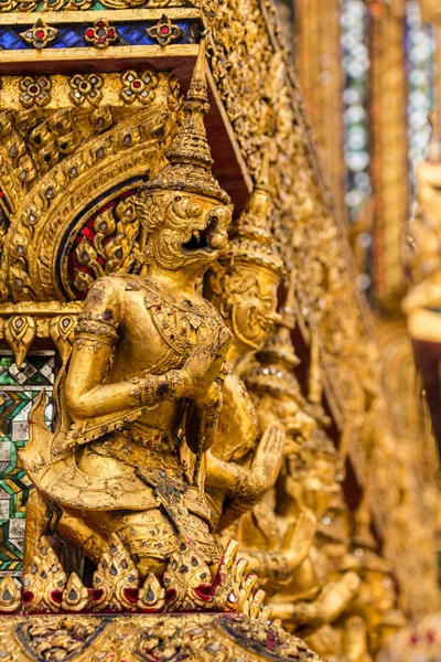 Stuckatur thailändsk konst stil i grand palace bangkok thailand — Stockfoto