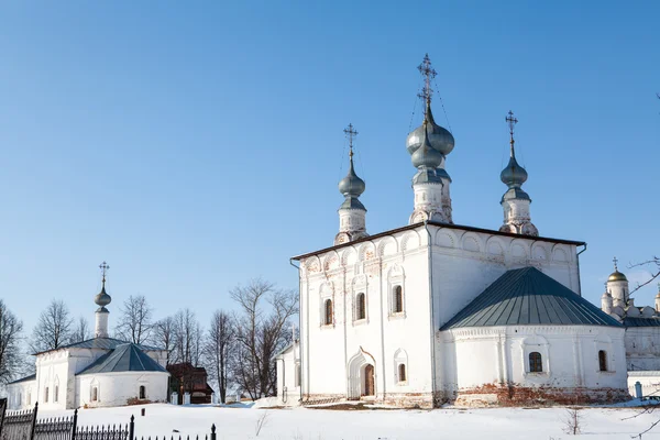 Katedral karşı mavi gökyüzü background.suzdal, Rusya Federasyonu — Stok fotoğraf