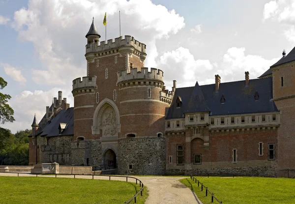 De hoofdingang van het kasteel van Gaasbeek — Stockfoto