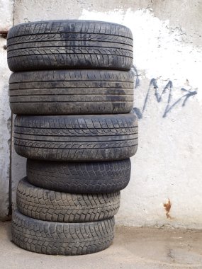 Old tires clipart