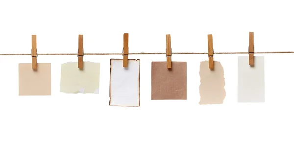 Uwaga papieru na odzież i ubrania peg liniowe liny — Zdjęcie stockowe