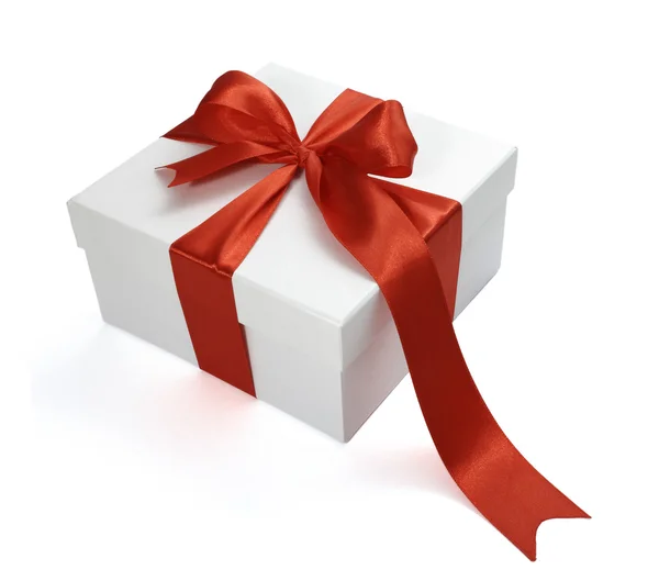 Red ribbon box současné dárkové dekorace — Stock fotografie