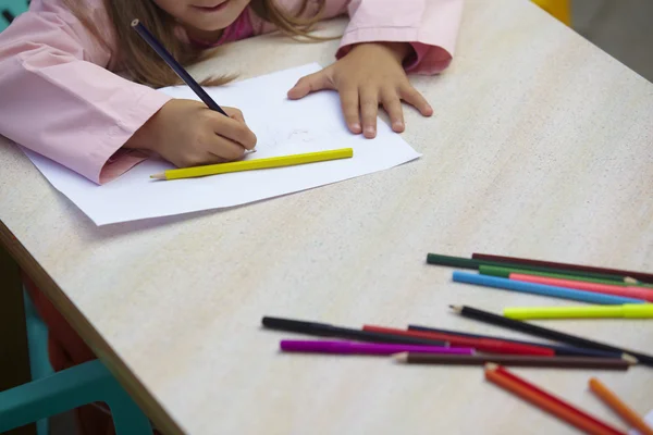 Παιδιά ζωγραφική σχεδίασης σχολική εκπαίδευση — Φωτογραφία Αρχείου