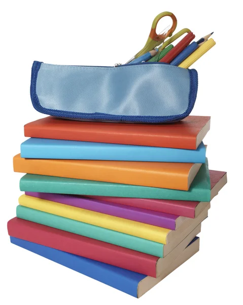 Renkli kitap yığını ve kalem case okul eğitimi — Stok fotoğraf