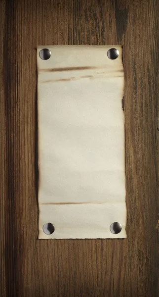 Papel de nota no negócio de parede de madeira — Fotografia de Stock