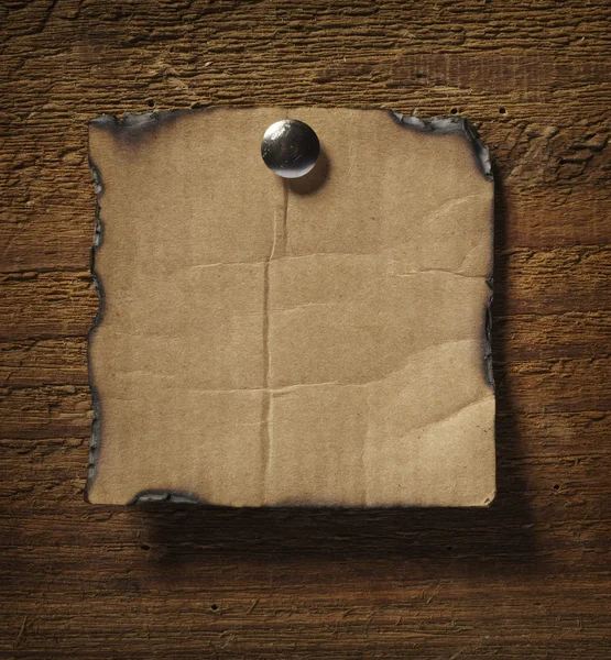 Σημείωση χαρτί ΣΤΙΣ ξύλινα τοίχων — Φωτογραφία Αρχείου