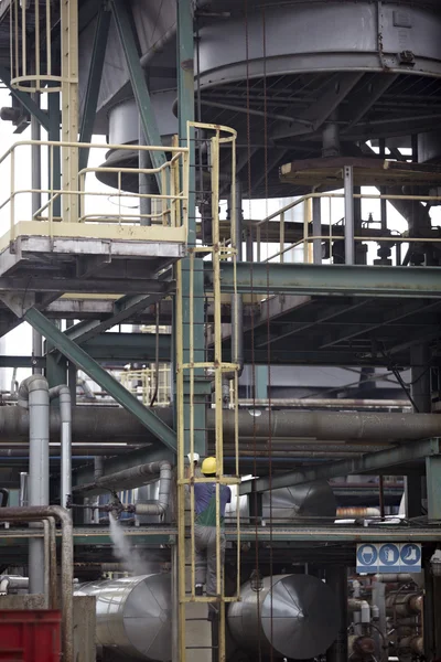 油・ ナフサの業界に優しくてパイプライン構造エネルギー — ストック写真