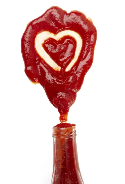 Kečup skvrnu srdce tvar láska potravin — Stock fotografie