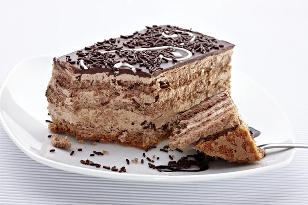 クリーム色のチョコレート ケーキ甘い食べ物 — ストック写真