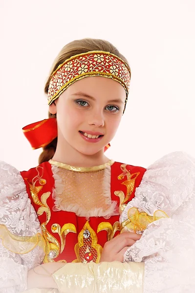 Κορίτσι στην ρωσική παραδοσιακή ενδυμασία — Φωτογραφία Αρχείου