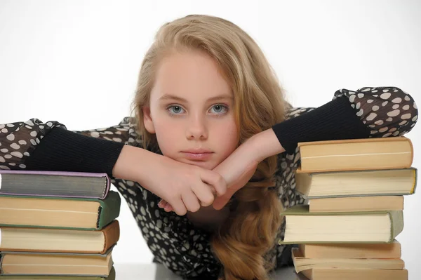 Kitaplar ile kız öğrenci — Stok fotoğraf