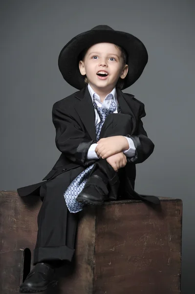 小さな男の子と帽子 — ストック写真