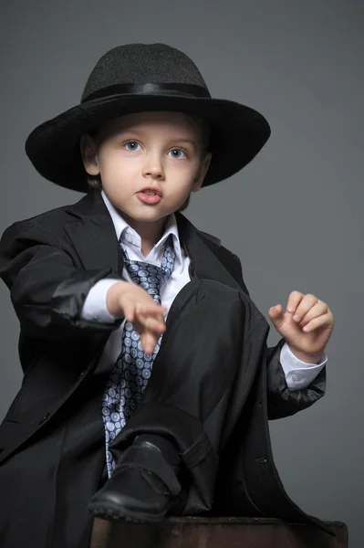 Little boy and a hat — Stock Photo, Image