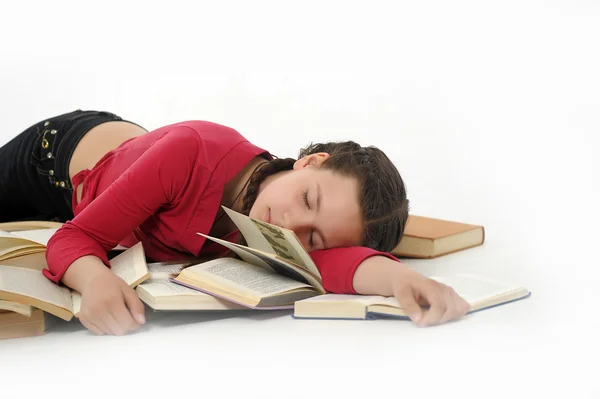 El estudiante se quedó dormido preparándose para los exámenes. —  Fotos de Stock