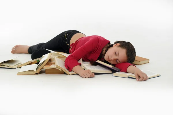 O estudante adormeceu se preparando para exames — Fotografia de Stock