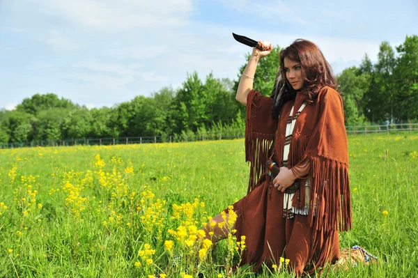 Американская индейская девочка — стоковое фото