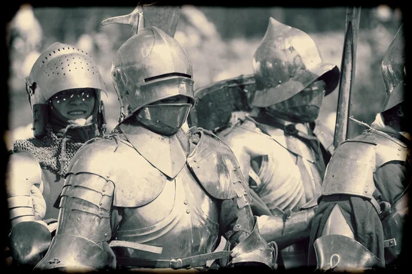 Caballeros medievales en armadura —  Fotos de Stock