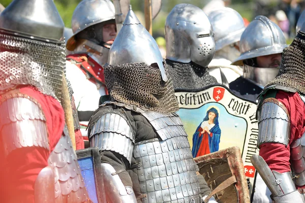 Chevaliers médiévaux en armure — Photo