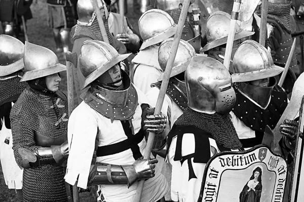 Luta de cavaleiros medievais — Fotografia de Stock