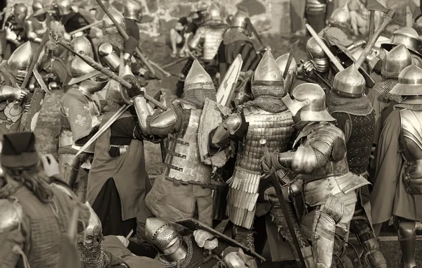 Küzdelem a középkori lovagok — Stock Fotó