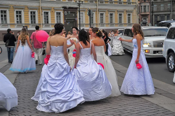 Парад невест — стоковое фото