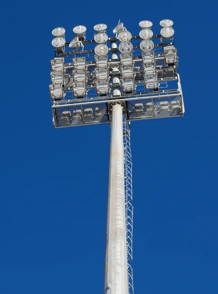 Wieża z lampy oświetlenie — Zdjęcie stockowe