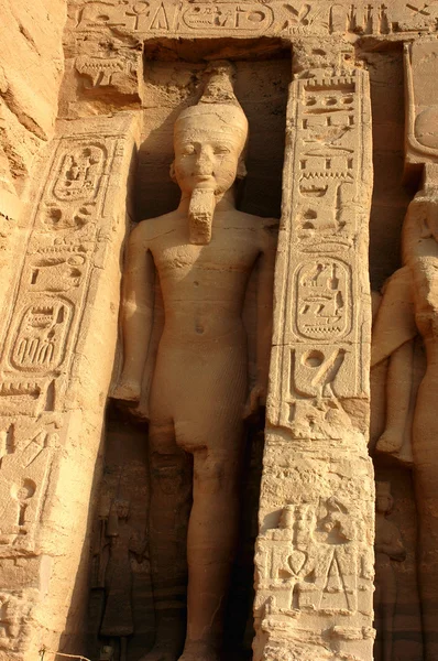 Рамзес II в Абу-Симбел в Египте — стоковое фото