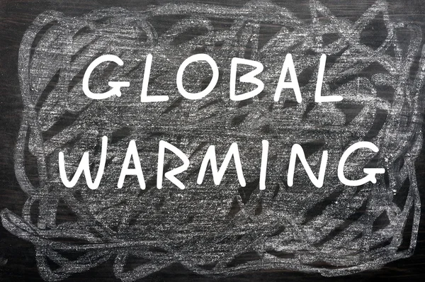 "Globale Erwärmung "auf einer Tafel geschrieben — Stockfoto