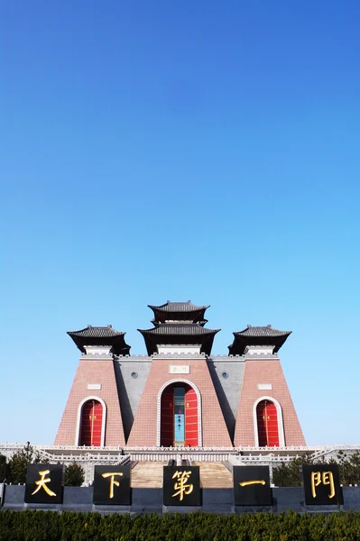 Puerta de China, edificio antiguo chino tradicional —  Fotos de Stock
