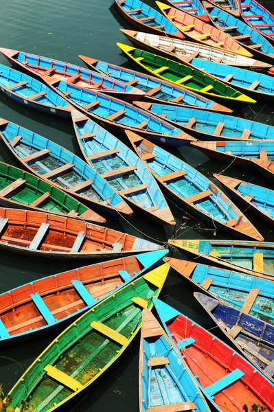 Färgglada turbåtar — Stockfoto