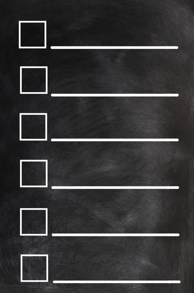 Formulário em branco em um fundo de quadro-negro — Fotografia de Stock