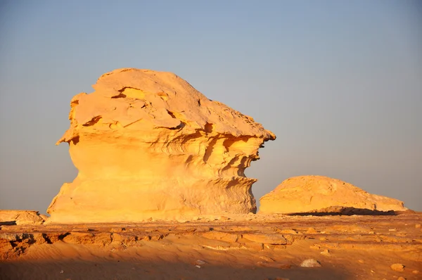 日の出白砂漠 — ストック写真
