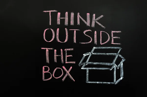 Dibujo de tiza - concepto de "pensar fuera de la caja " — Foto de Stock
