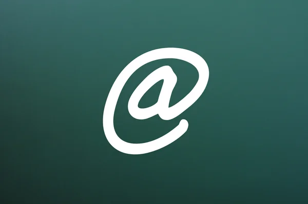 Yeşil yazı tahtası üzerinde Internet simgesi — Stok fotoğraf