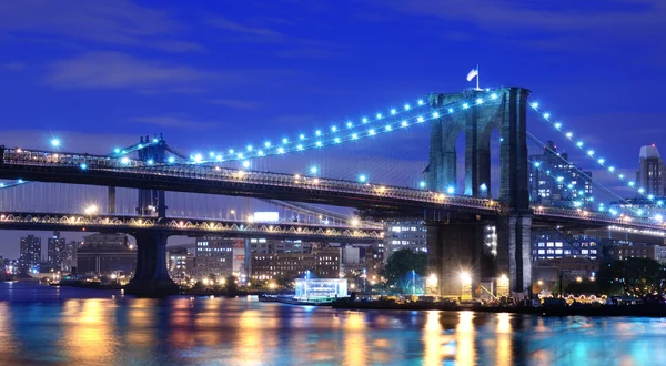 Brooklyn ve manhattan Köprüsü — Stok fotoğraf