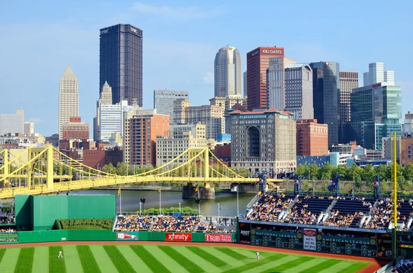 PNC Park és a belvárosi Pittsburgh — Stock Fotó