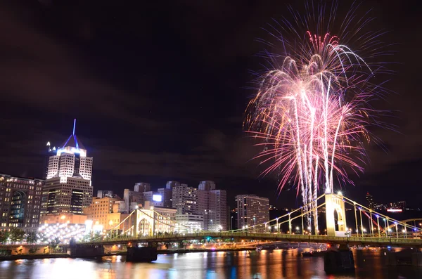 Pittsburgh vuurwerk — Stockfoto