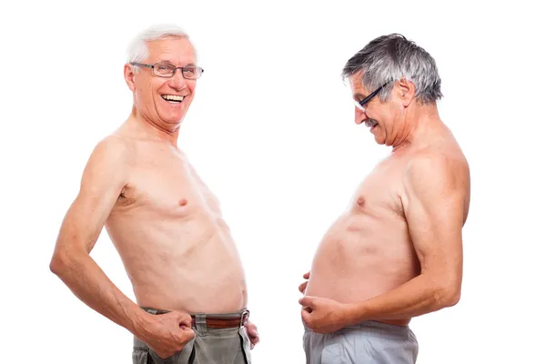 Divertente anziani nudi a confronto pancia — Foto Stock