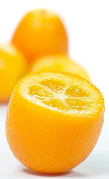 Buah kumquat diiris — Stok Foto