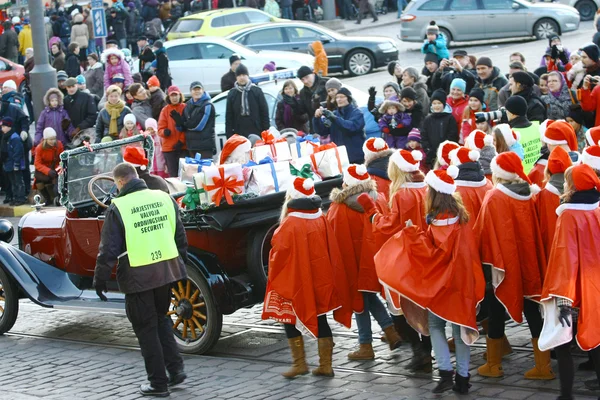 Helsinki, finland - 20 november: traditionele kerst straat op — Stockfoto