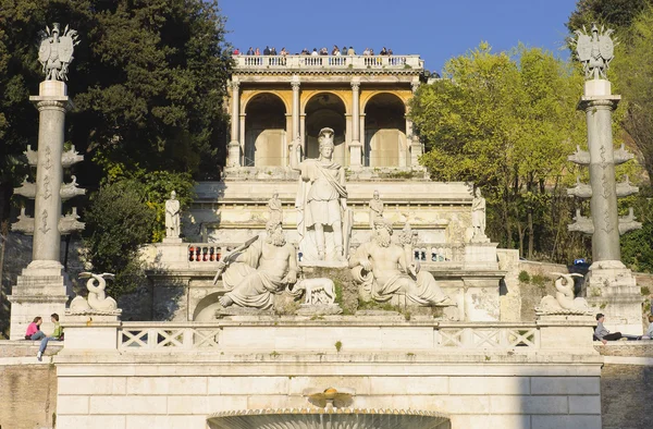 Sculpture and fountain of Piazza del Popolo — Stock Photo, Image