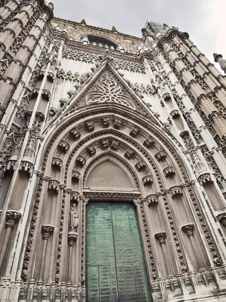 Bågen av katedralen i Sevilla, Andalusien, Spanien — Stock fotografie