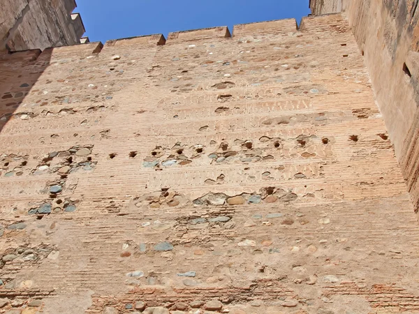 Стена alcazaba (военный квартал) в Альгамбра, Гранада, СП — стоковое фото