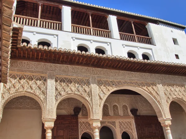 Detail arabské řezby v alhambra, Granada, Andalusie — Stock fotografie