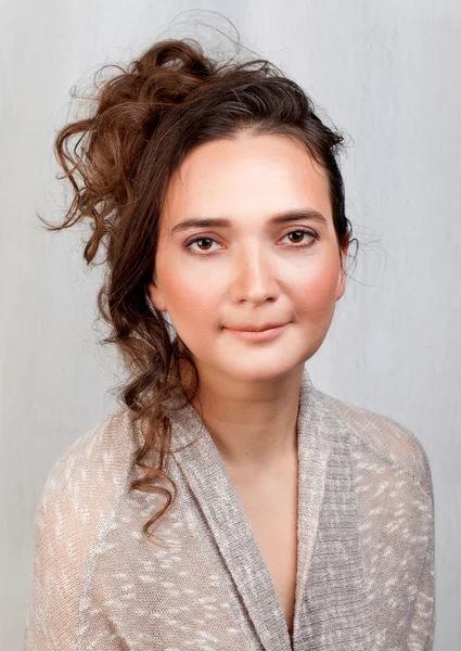 Portret van de jonge vrouw met Oost-ogen — Stockfoto