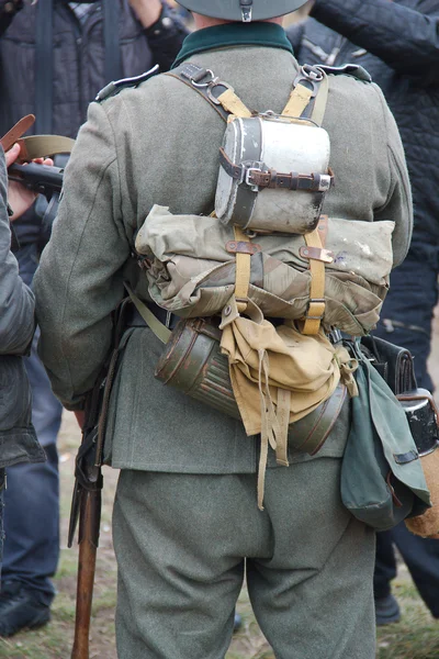 在第二次世界大战期间需要配备一名德国士兵 — 图库照片